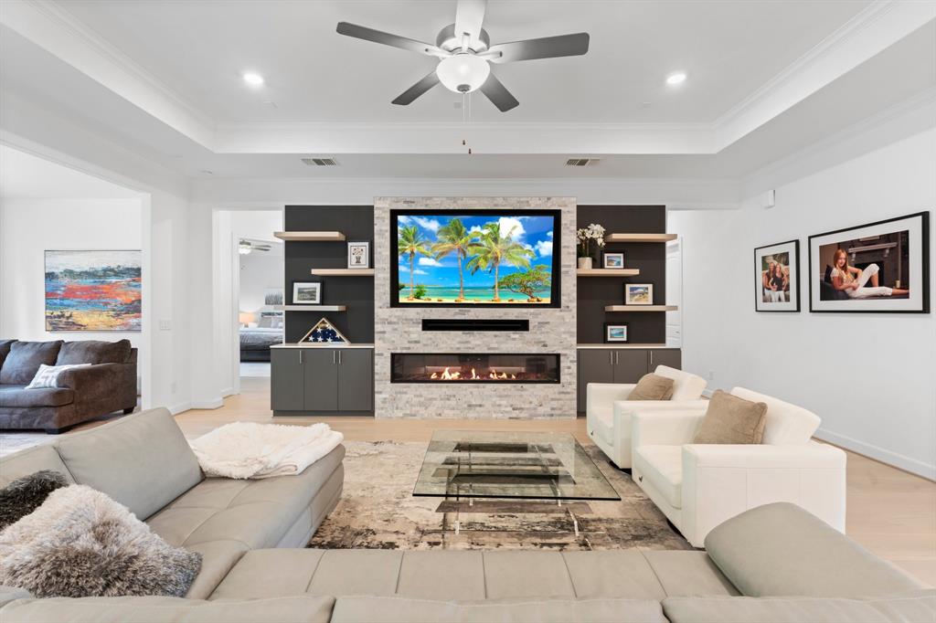 413 New Forest Lane, The Woodlands, Texas image 7