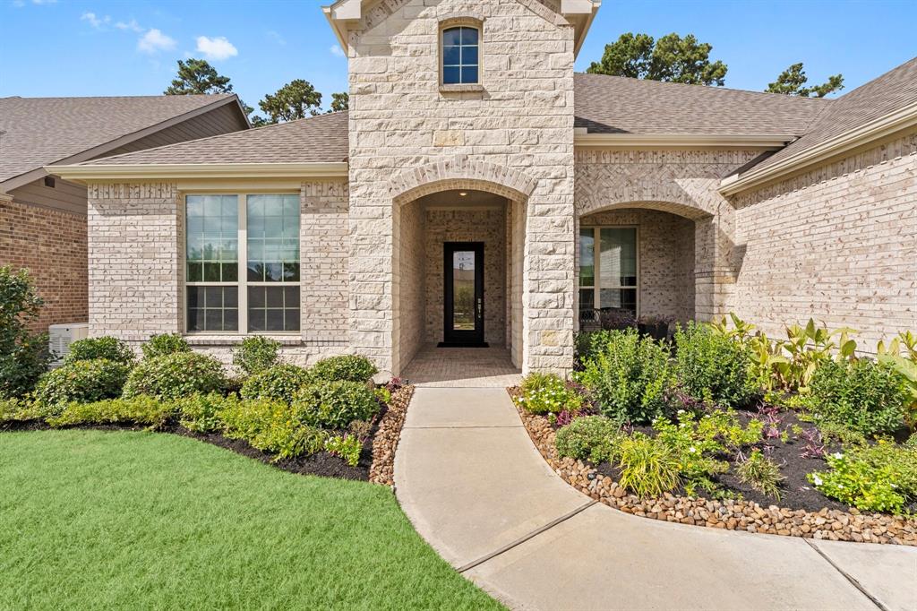 413 New Forest Lane, The Woodlands, Texas image 3