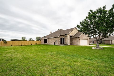 Single Family Residence in Baytown TX 4710 Majestic Drive.jpg