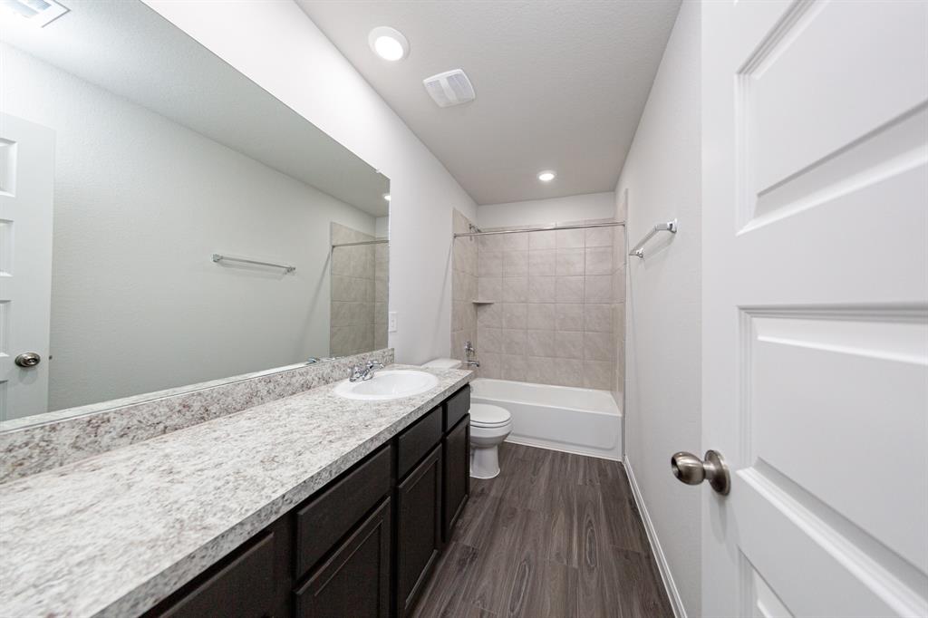 16921 Hazelnut Drive, Conroe, Texas image 11
