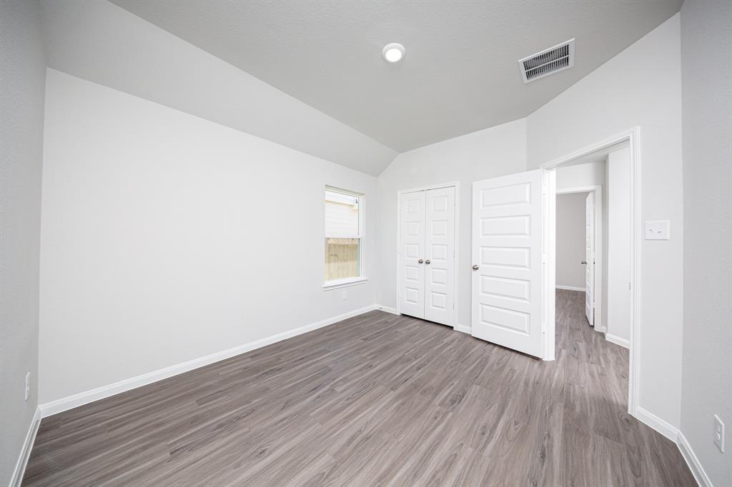 16921 Hazelnut Drive, Conroe, Texas image 13