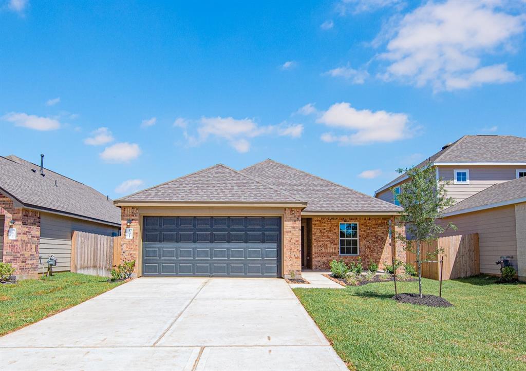 16921 Hazelnut Drive, Conroe, Texas image 1