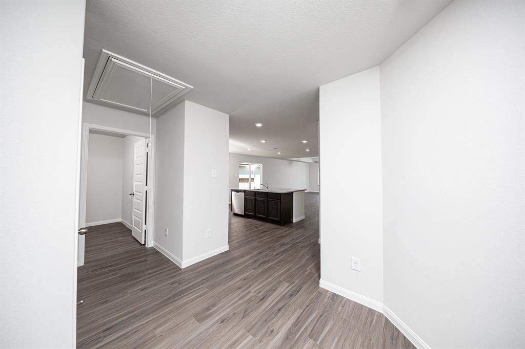 16921 Hazelnut Drive, Conroe, Texas image 3
