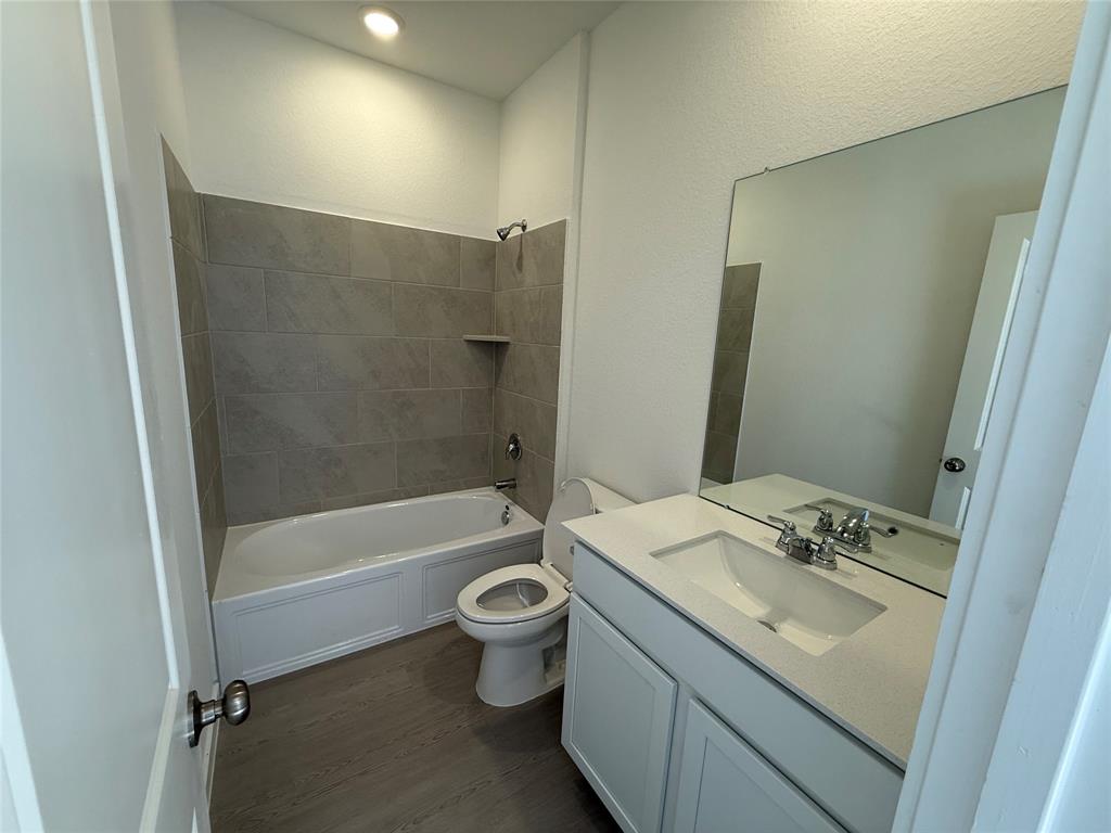1222 Sea Oats Drive, Crosby, Texas image 5