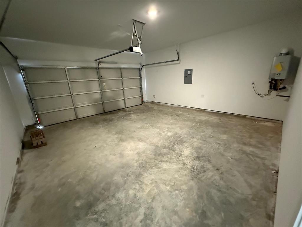 1222 Sea Oats Drive, Crosby, Texas image 9