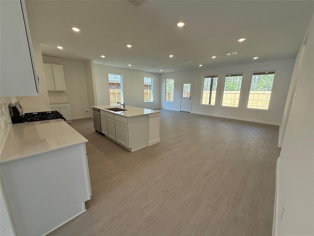 1222 Sea Oats Drive, Crosby, Texas image 11