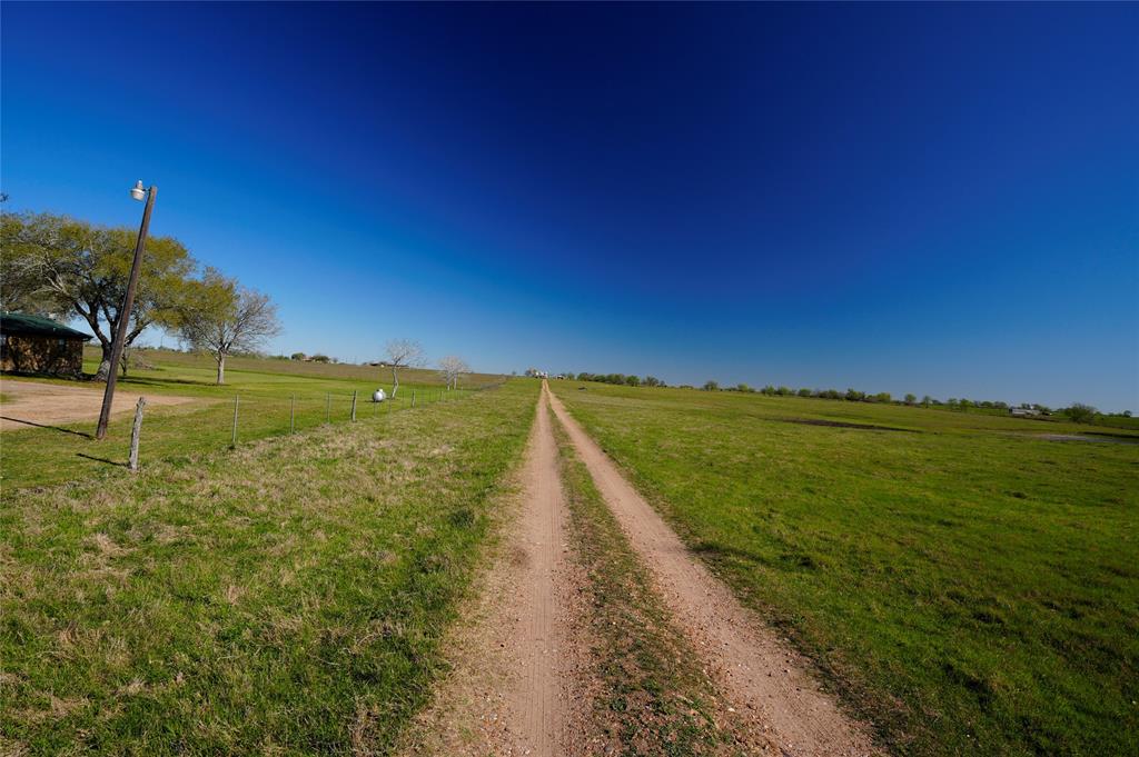 TR 1 1011 Fm 956, Schulenburg, Texas image 3