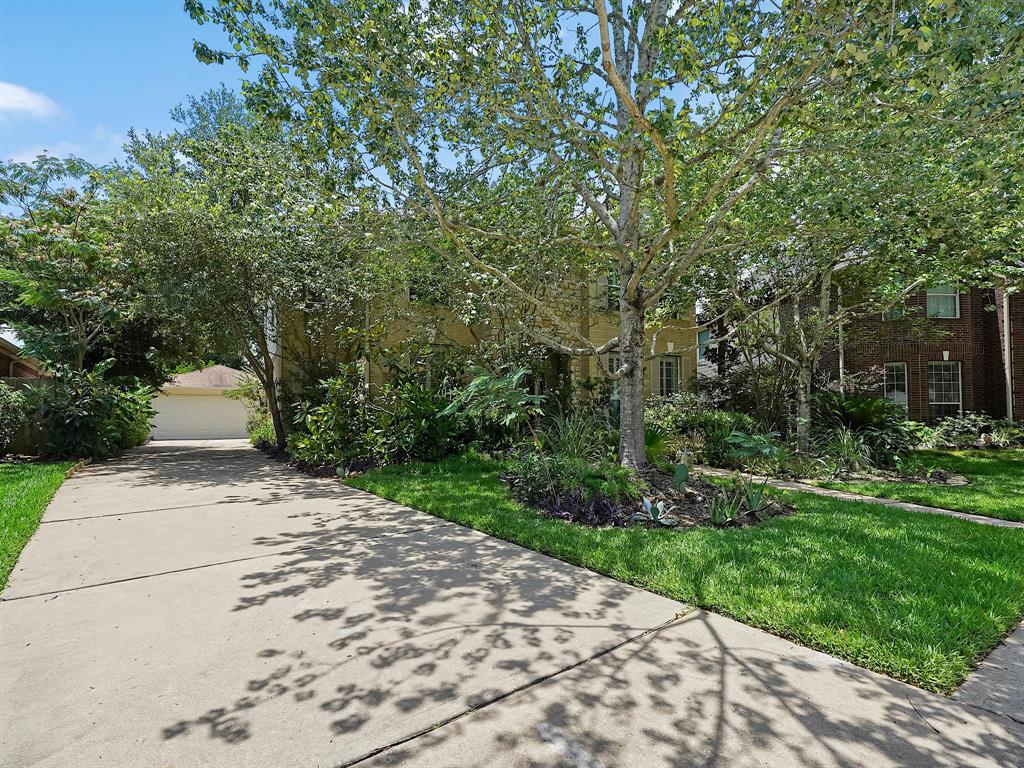 23647 Litchfield Bend Lane