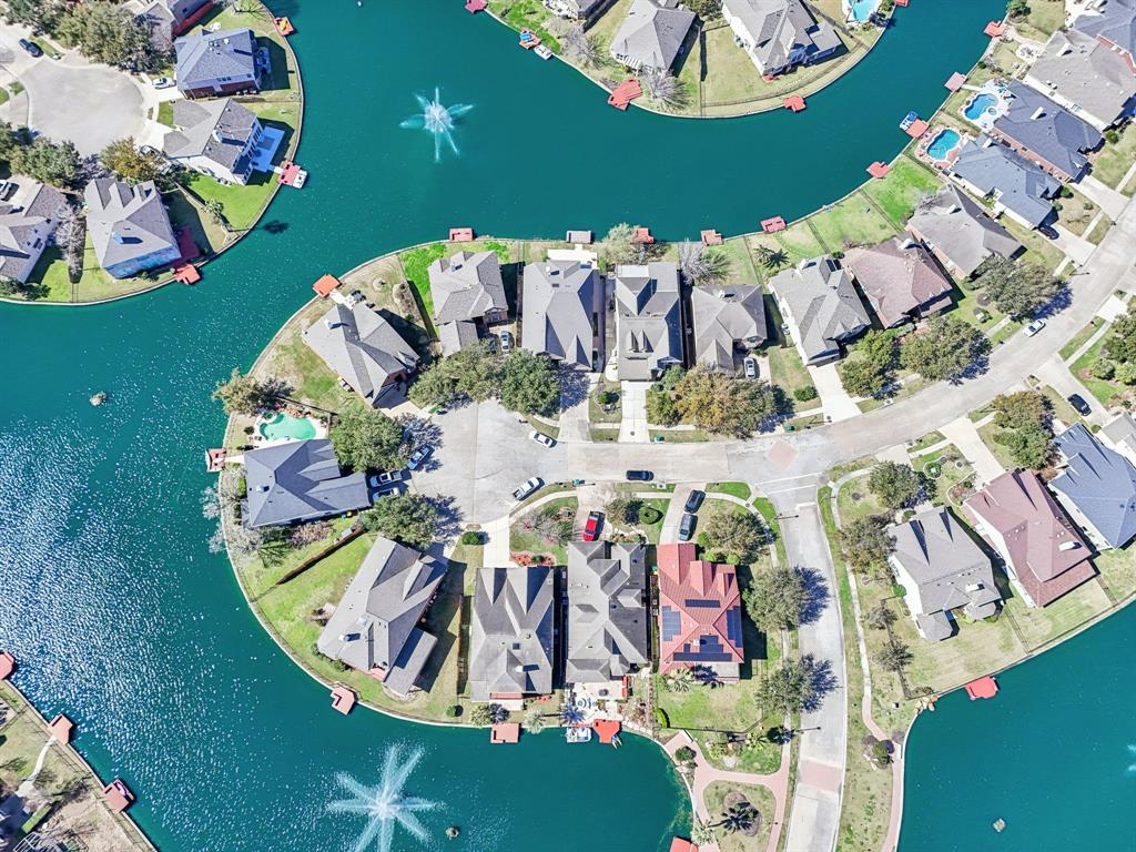 10011 Lakeside Gables Drive, Houston, Texas image 47