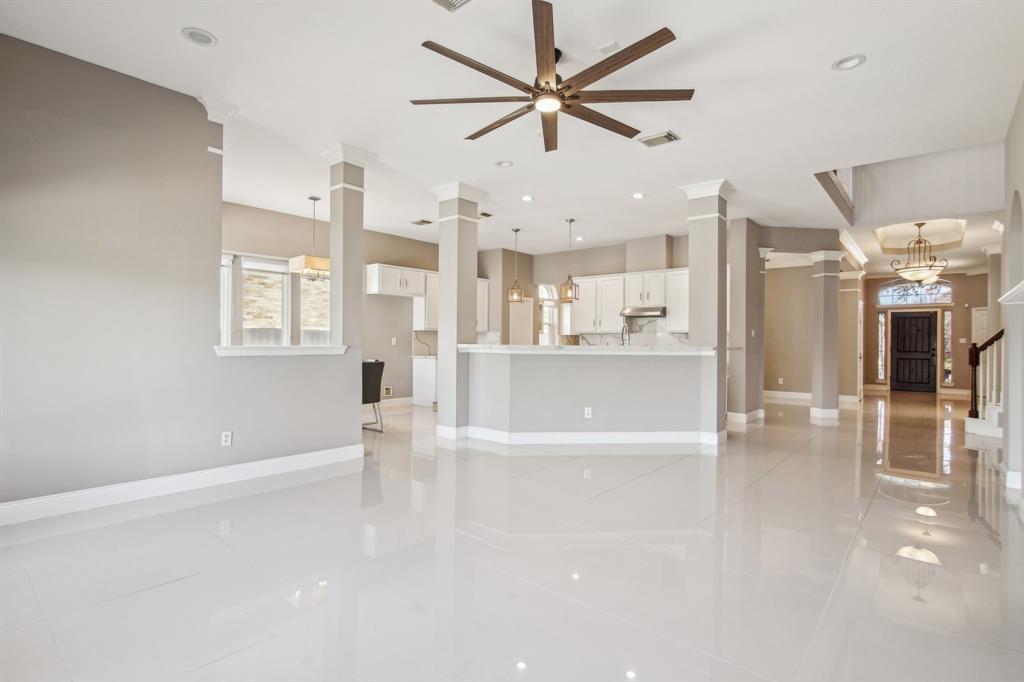 10011 Lakeside Gables Drive, Houston, Texas image 8