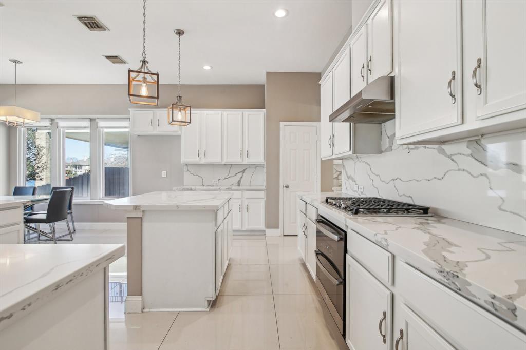 10011 Lakeside Gables Drive, Houston, Texas image 17