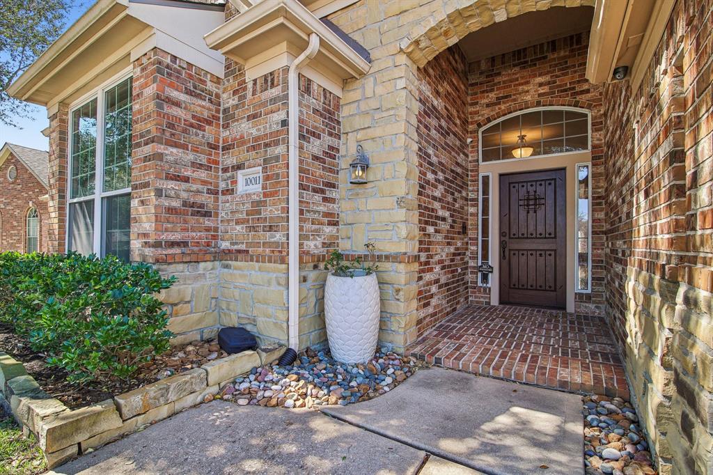 10011 Lakeside Gables Drive, Houston, Texas image 5