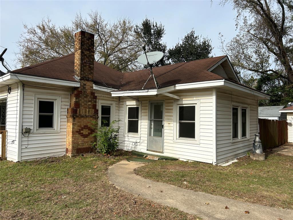 1030 S Cass, Centerville, Texas image 33