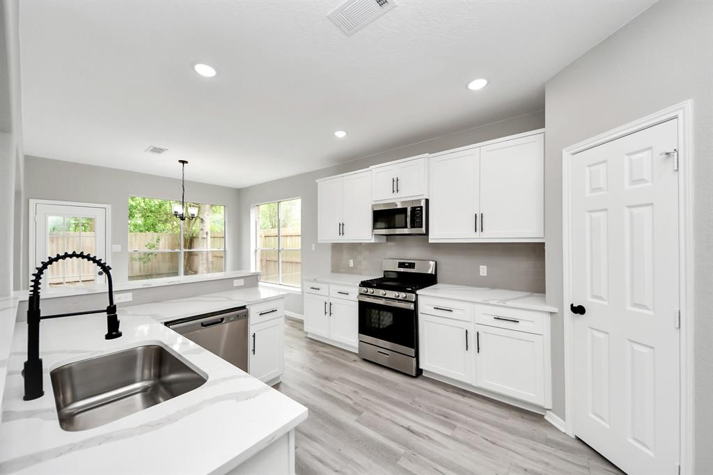2014 Ridgeway Park Drive, Houston, Texas image 19