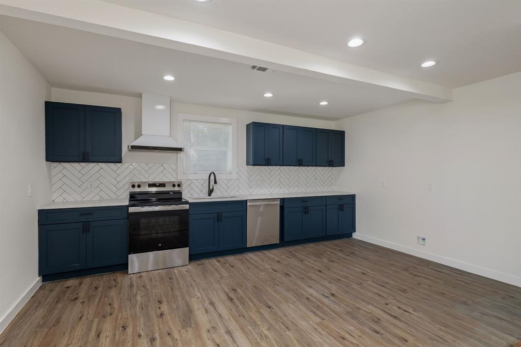 100 Harvey Avenue, Baytown, Texas image 14