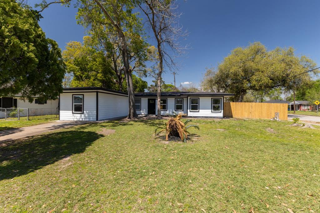 100 Harvey Avenue, Baytown, Texas image 35