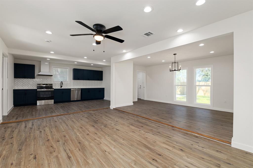 100 Harvey Avenue, Baytown, Texas image 12