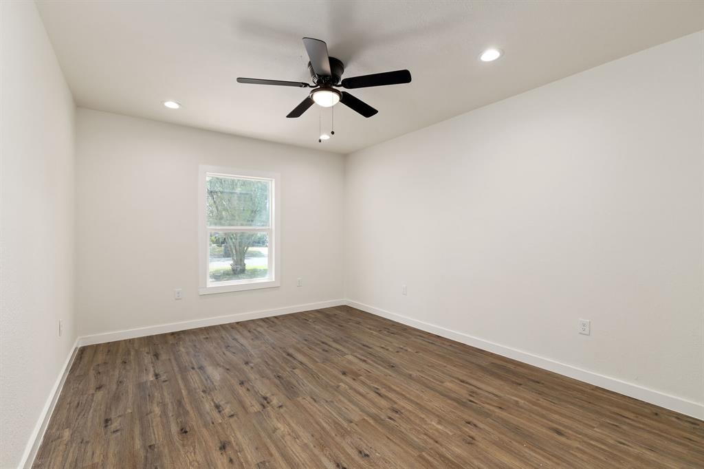 100 Harvey Avenue, Baytown, Texas image 19