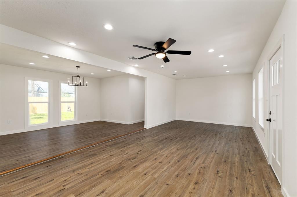 100 Harvey Avenue, Baytown, Texas image 6