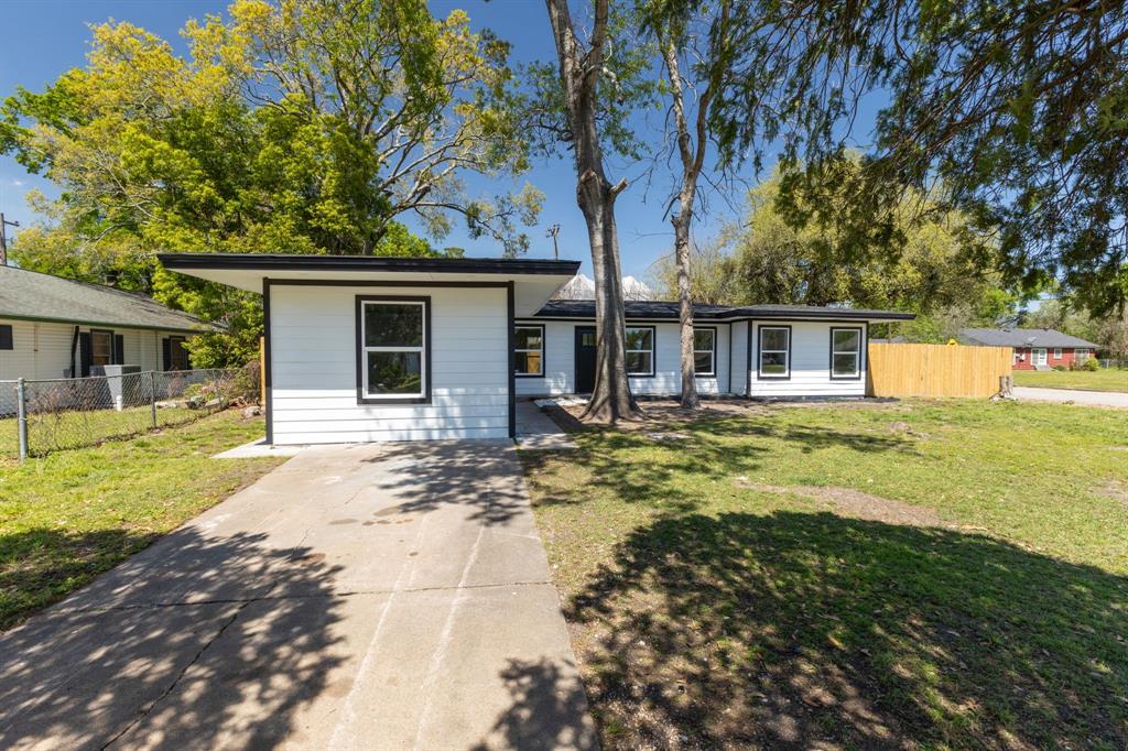 100 Harvey Avenue, Baytown, Texas image 38