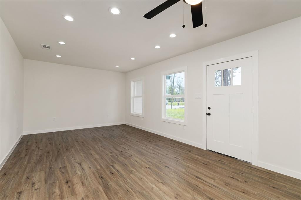 100 Harvey Avenue, Baytown, Texas image 9