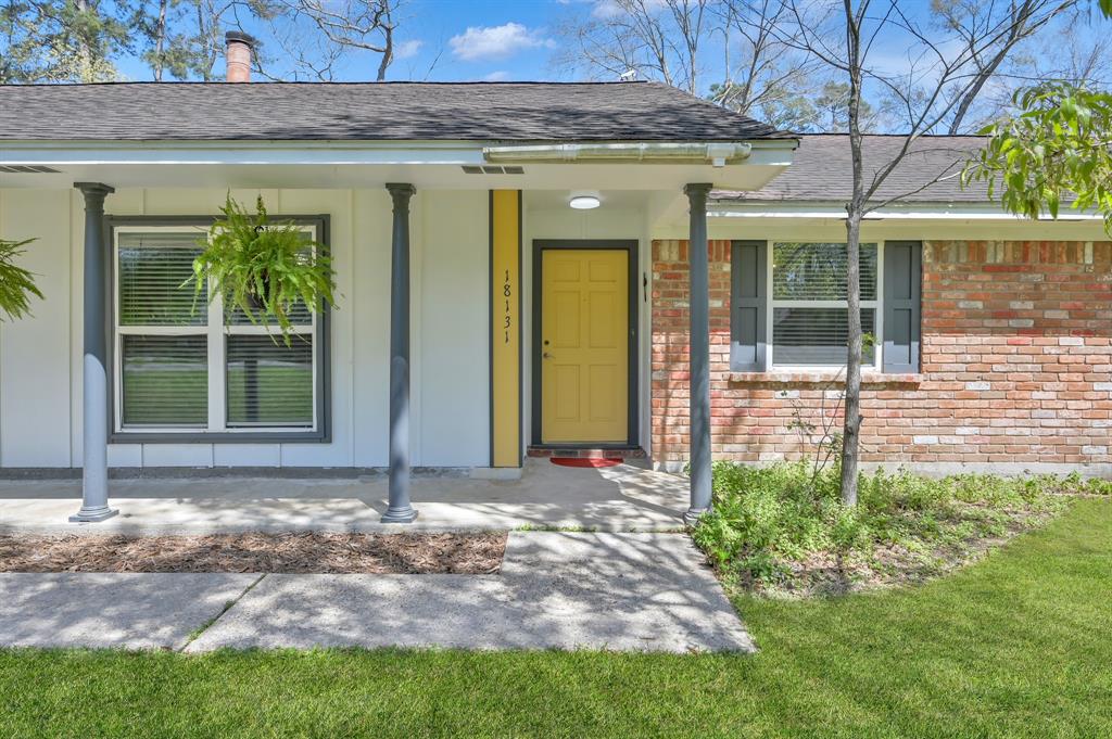 18131 Whispering Pines Drive, Conroe, Texas image 1