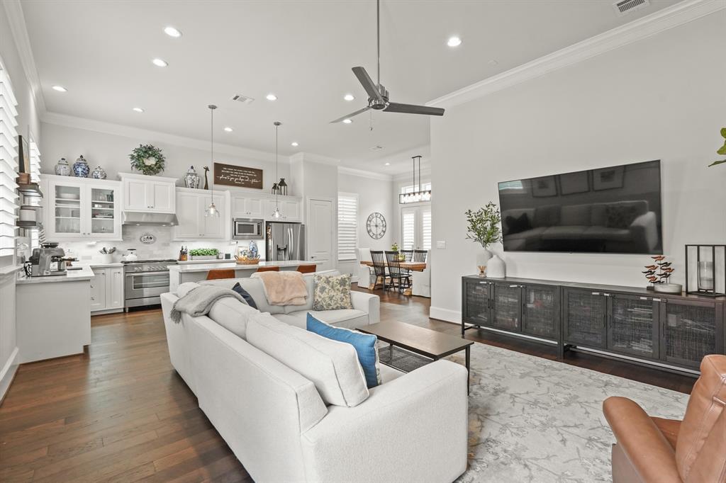 2405 W Kolbe Lane