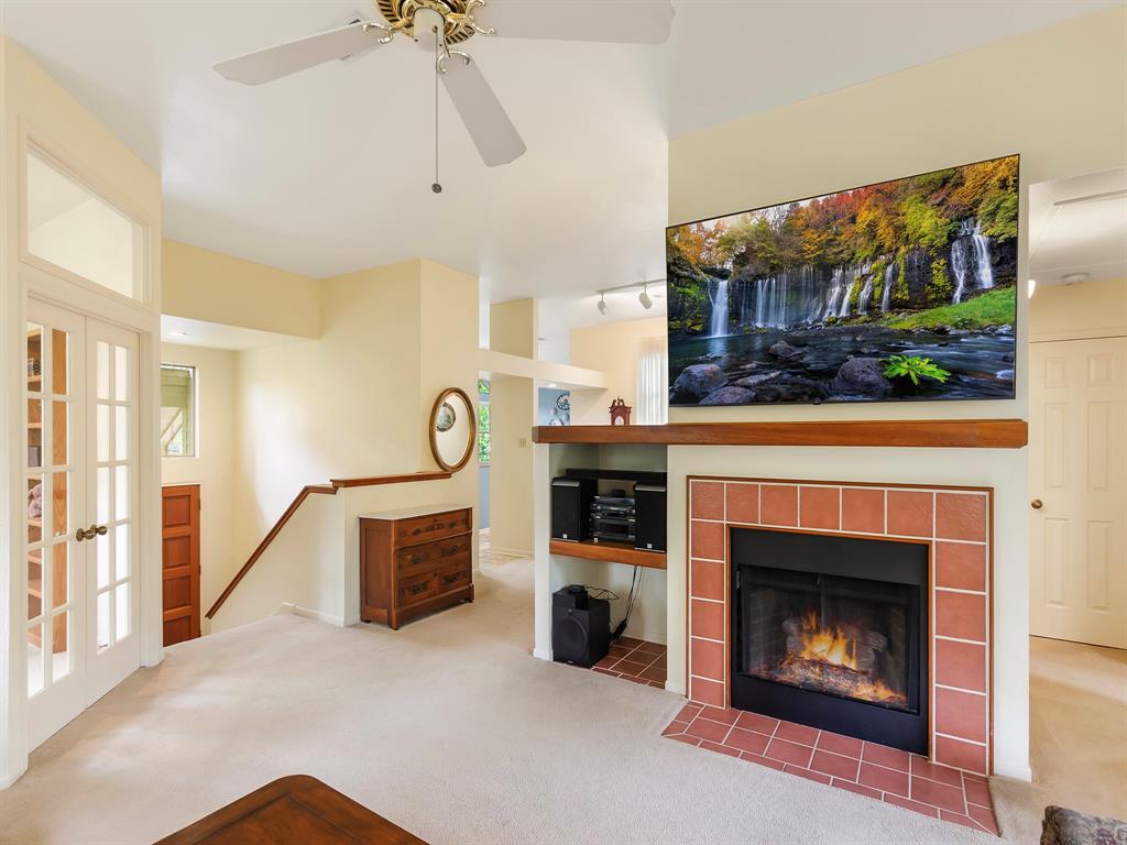 106 E Trace Creek Drive, The Woodlands, Texas image 4