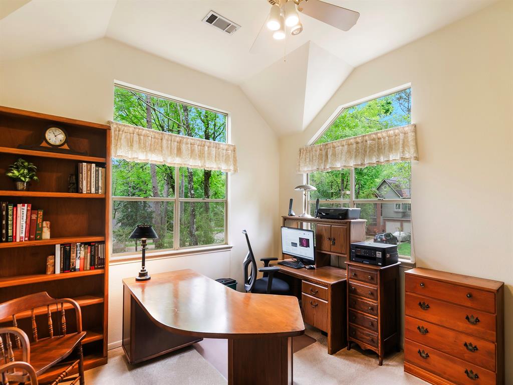 106 E Trace Creek Drive, The Woodlands, Texas image 8