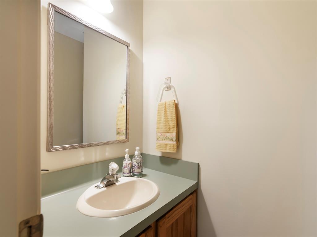106 E Trace Creek Drive, The Woodlands, Texas image 16