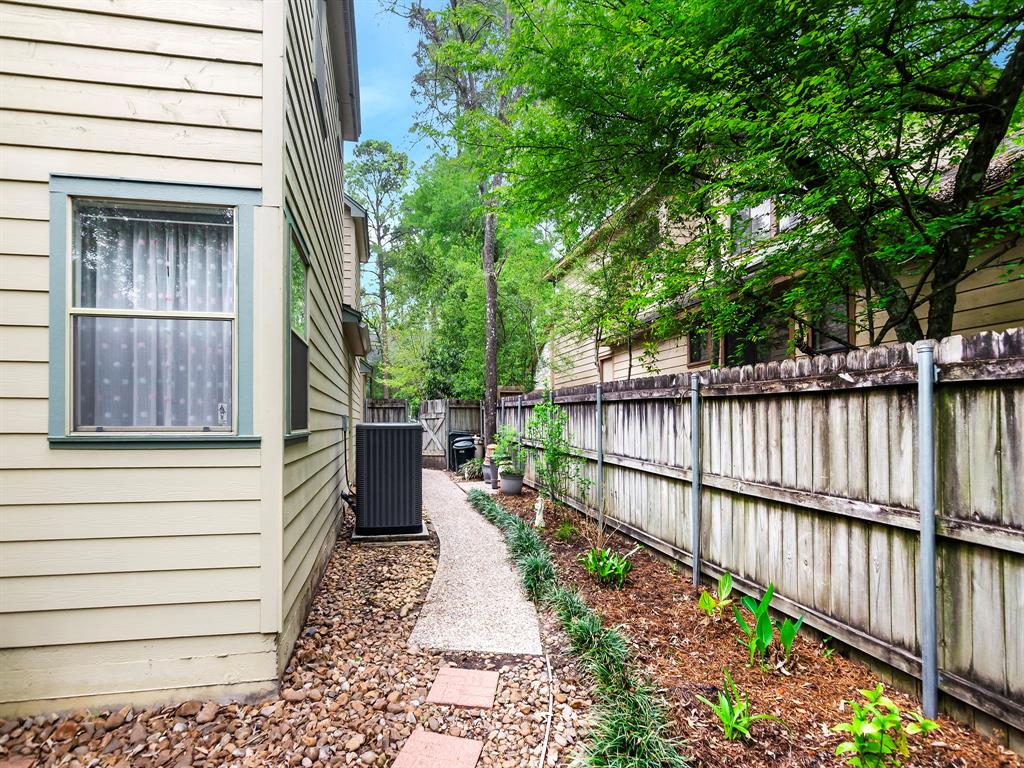 106 E Trace Creek Drive, The Woodlands, Texas image 37