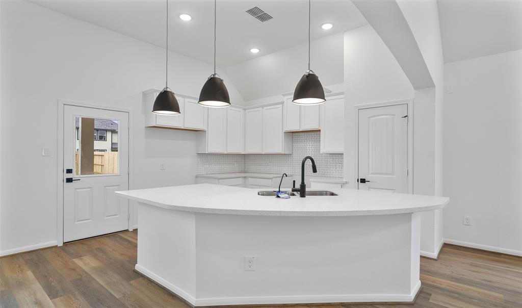 3602 Cardinal Pointe Drive, Angleton, Texas image 7