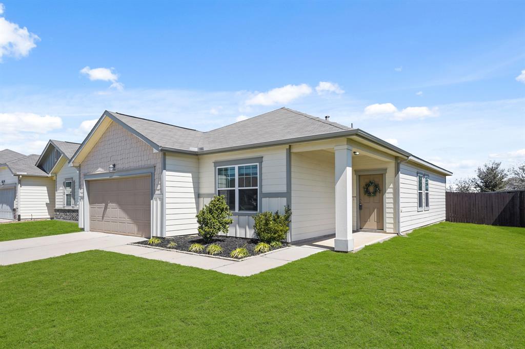 1041 White Birch Lane, Brookshire, Texas image 1