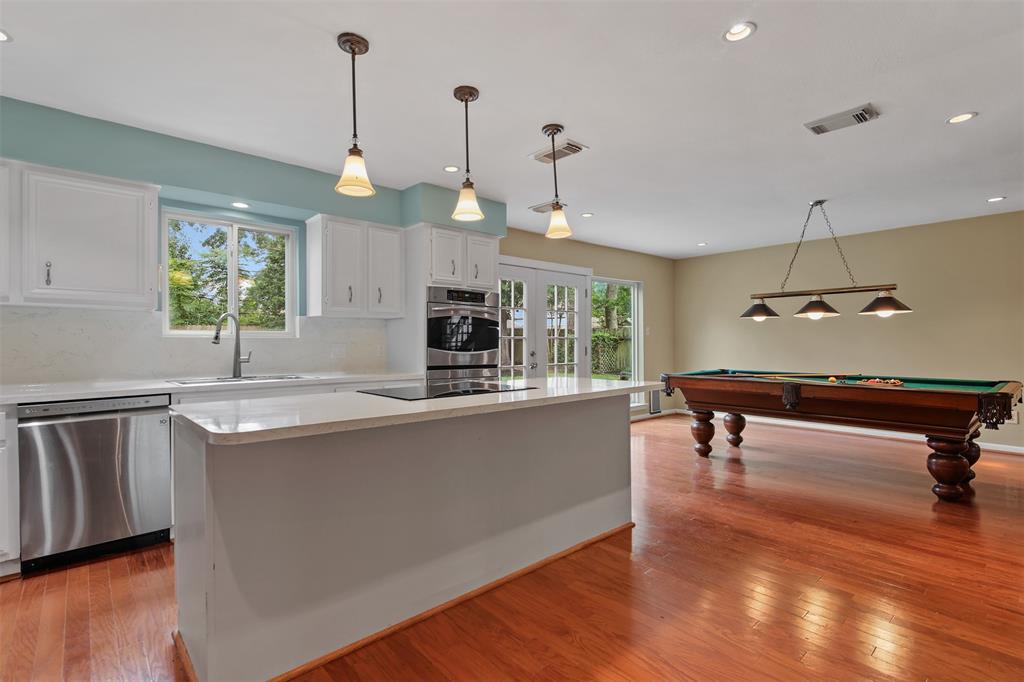 262 Spring Pines Drive, Spring, Texas image 8