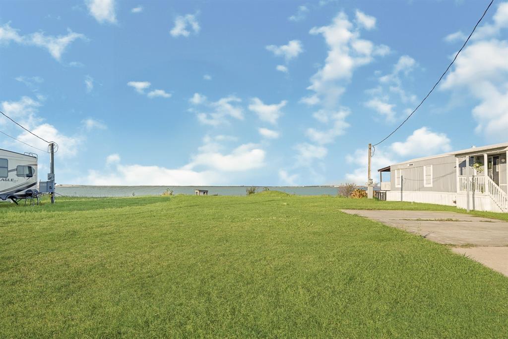2514 A Bay Oaks Harbor Drive, Baytown, Texas image 3