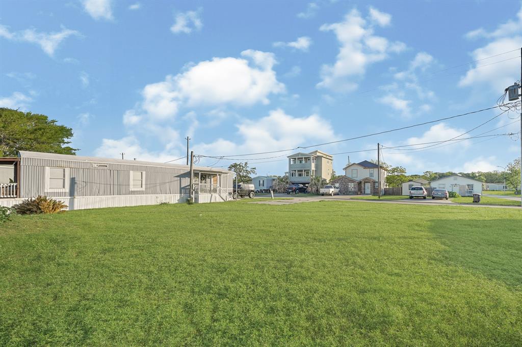 2514 A Bay Oaks Harbor Drive, Baytown, Texas image 5