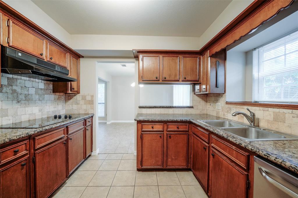 52 S High Oaks Circle, The Woodlands, Texas image 4