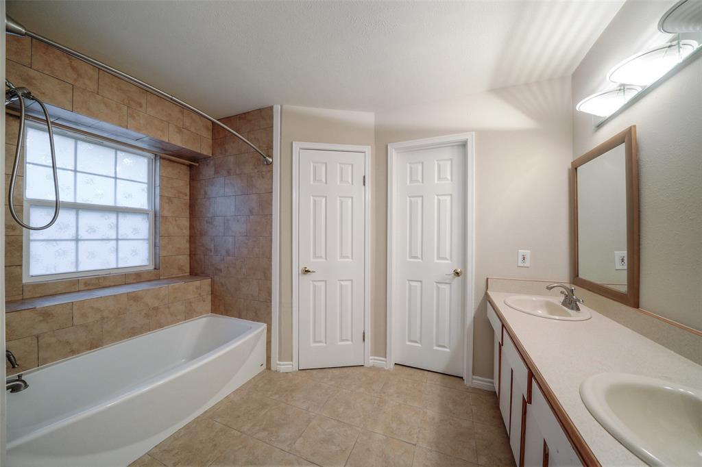 52 S High Oaks Circle, The Woodlands, Texas image 19