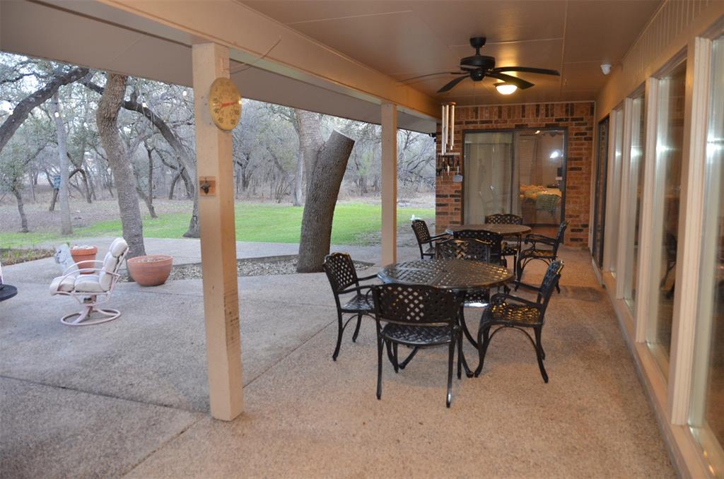 8 W Tanglewood Drive, Uvalde, Texas image 38