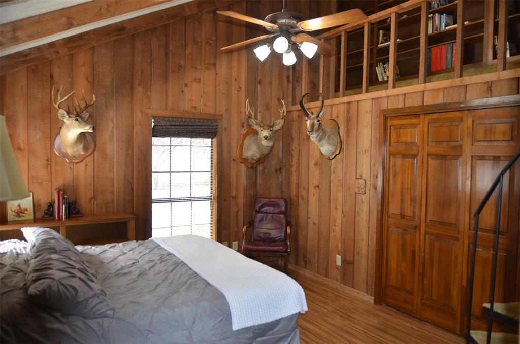 8 W Tanglewood Drive, Uvalde, Texas image 19