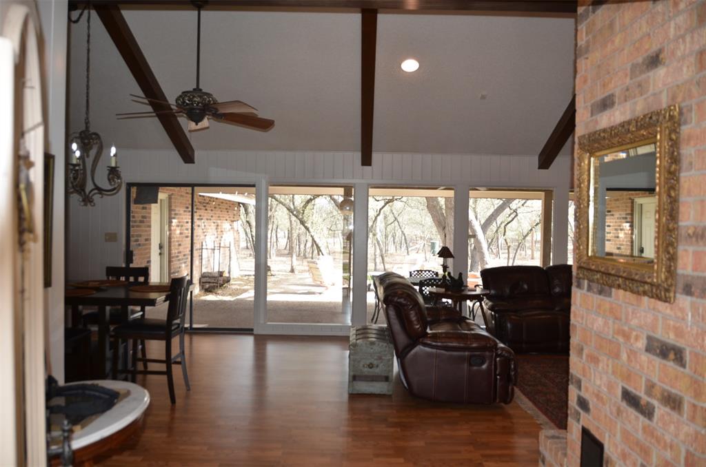 8 W Tanglewood Drive, Uvalde, Texas image 9
