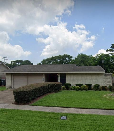 A home in La Porte