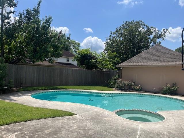 1014 Goldfinch Avenue