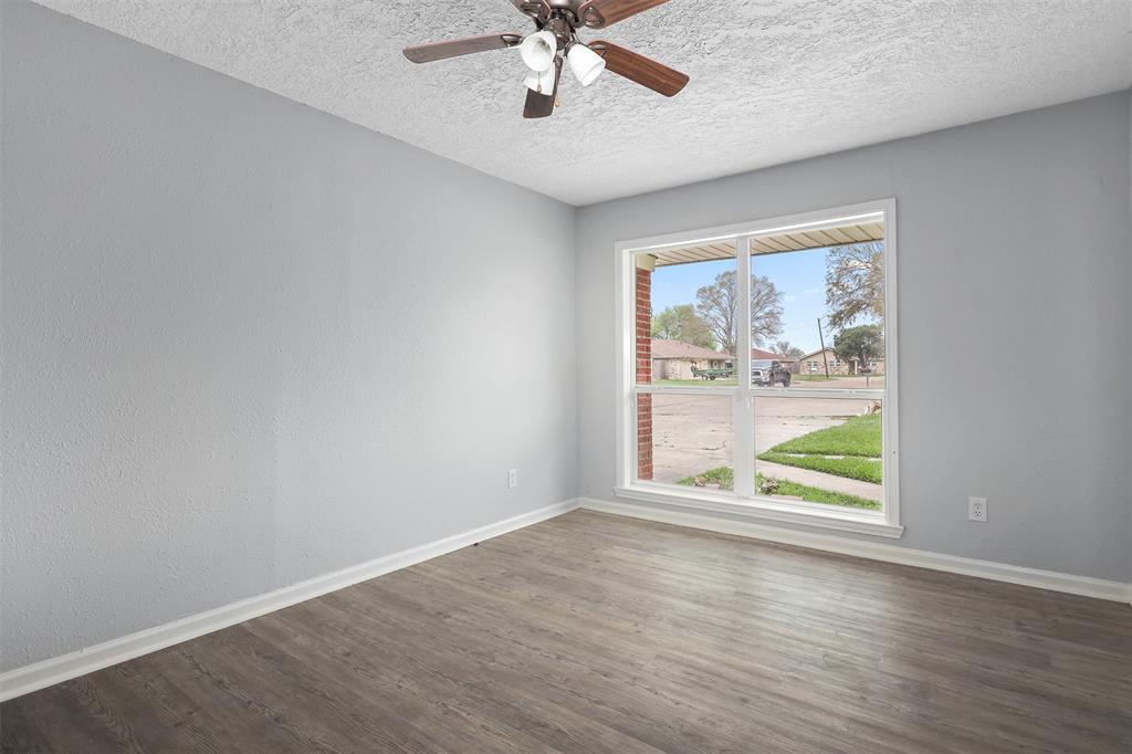 2607 16th Avenue, Texas City, Texas image 5