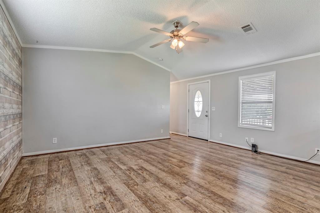 1002 Smokey Lane #A, Crosby, Texas image 4