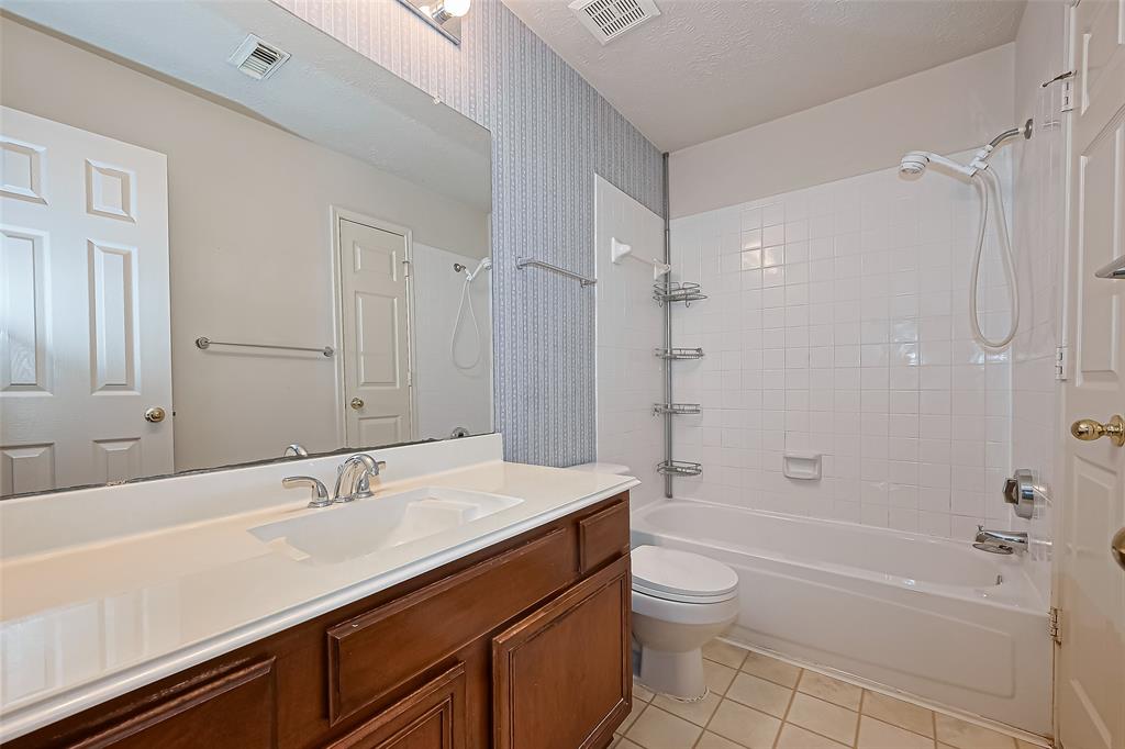 20415 Drakewood Drive, Katy, Texas image 32