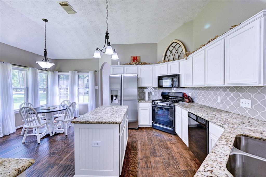 923 Garrett Drive, Magnolia, Texas image 16