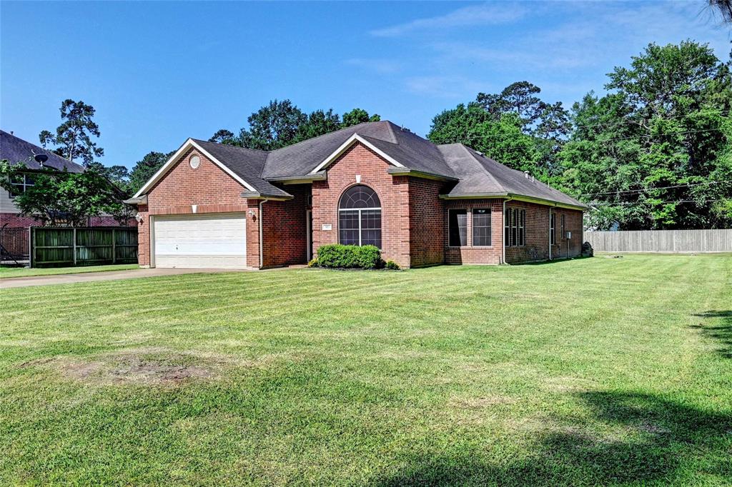 923 Garrett Drive, Magnolia, Texas image 1