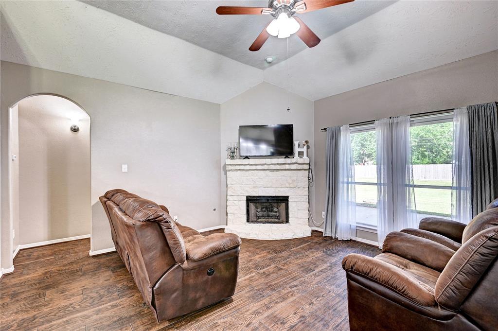 923 Garrett Drive, Magnolia, Texas image 13