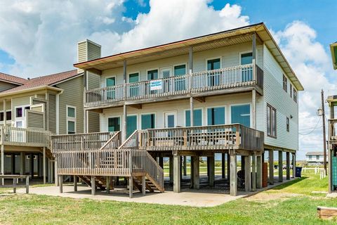 Photo of 2402 Bluewater Highway, Surfside Beach, TX 77541 (MLS # 77582865)